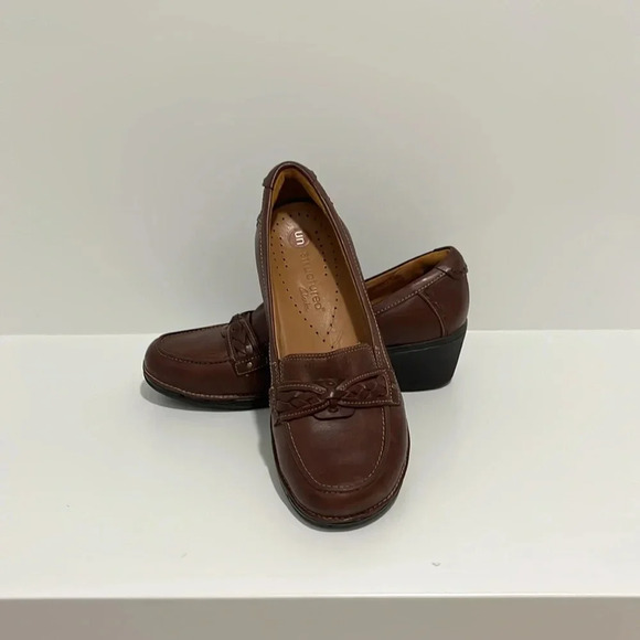 Clarks Unstructured Brown Leather Dress Casual Slip On loafers Heels Women's 9.5 - Picture 1 of 11